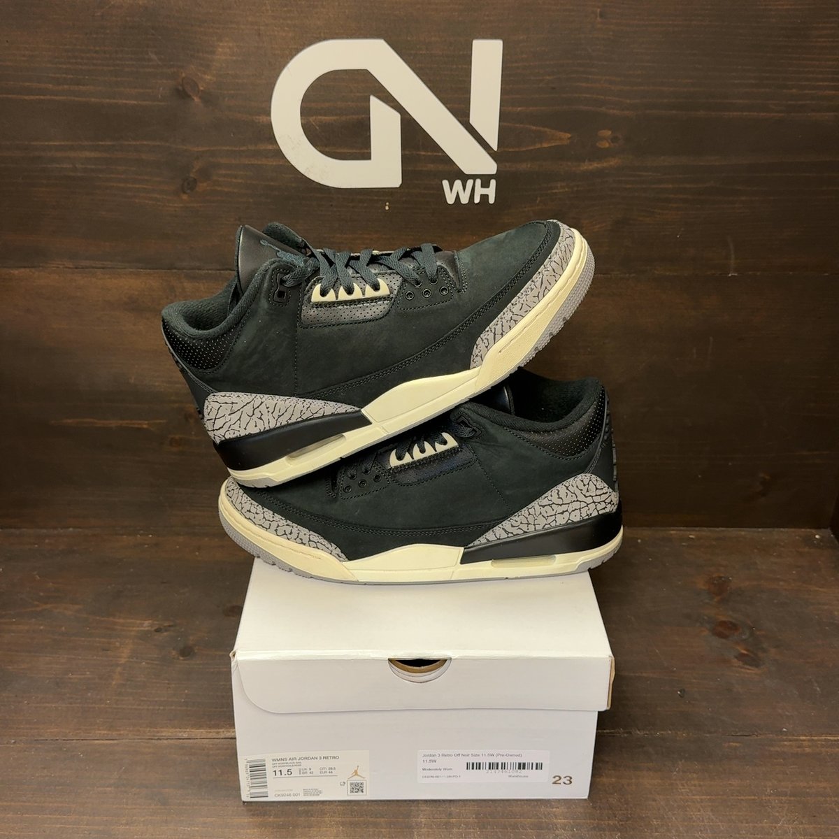 Jordan 3 Retro Off Noir Size 11.5W (Pre-Owned) - front