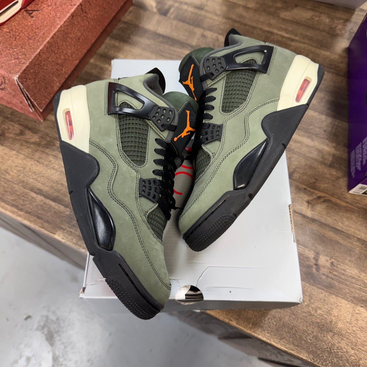 Jordan 4 Retro OG SP Undefeated (2025) - Image 1