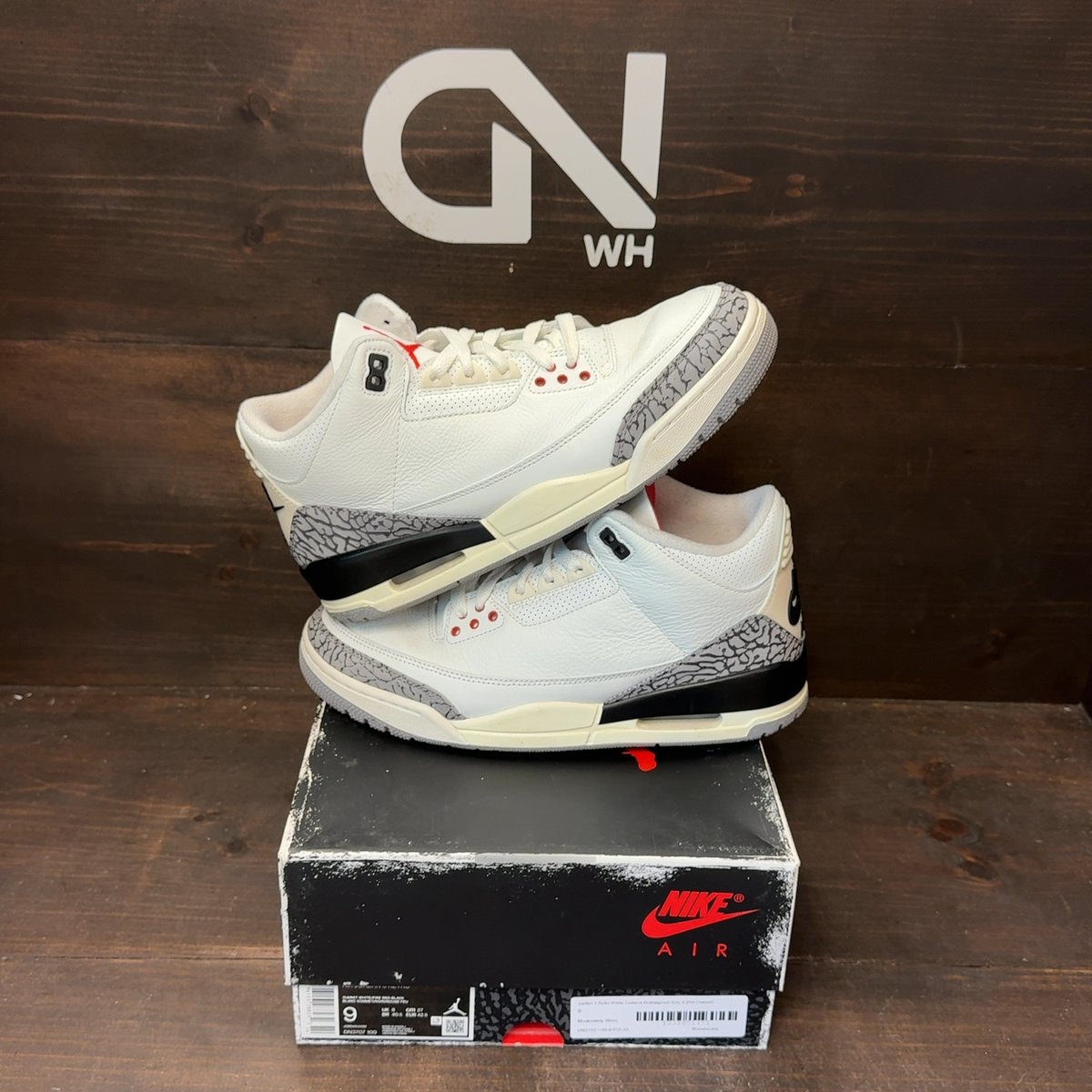 Jordan 3 Retro White Cement Reimagined Size 9 (Pre-Owned) - front