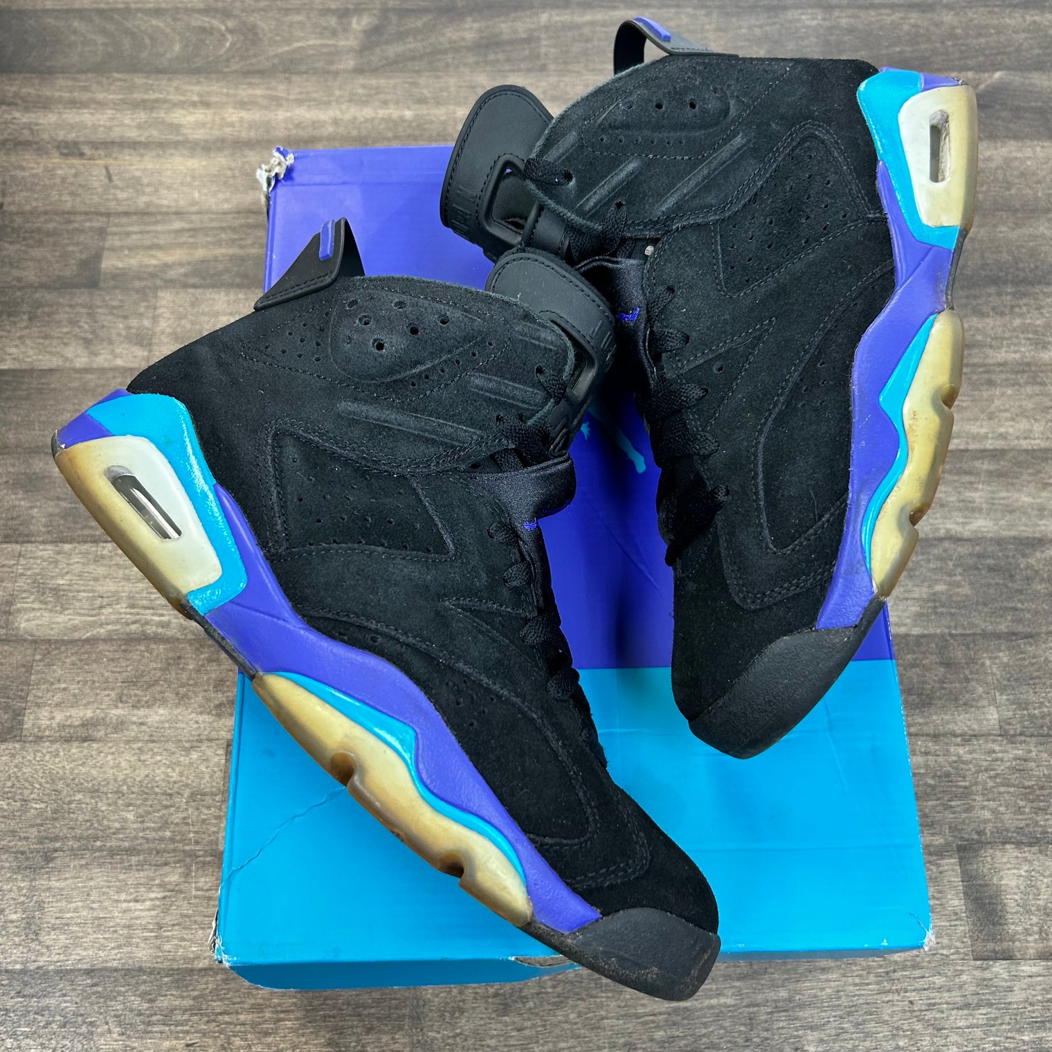 Aqua Jordan 6 Retro (USED)