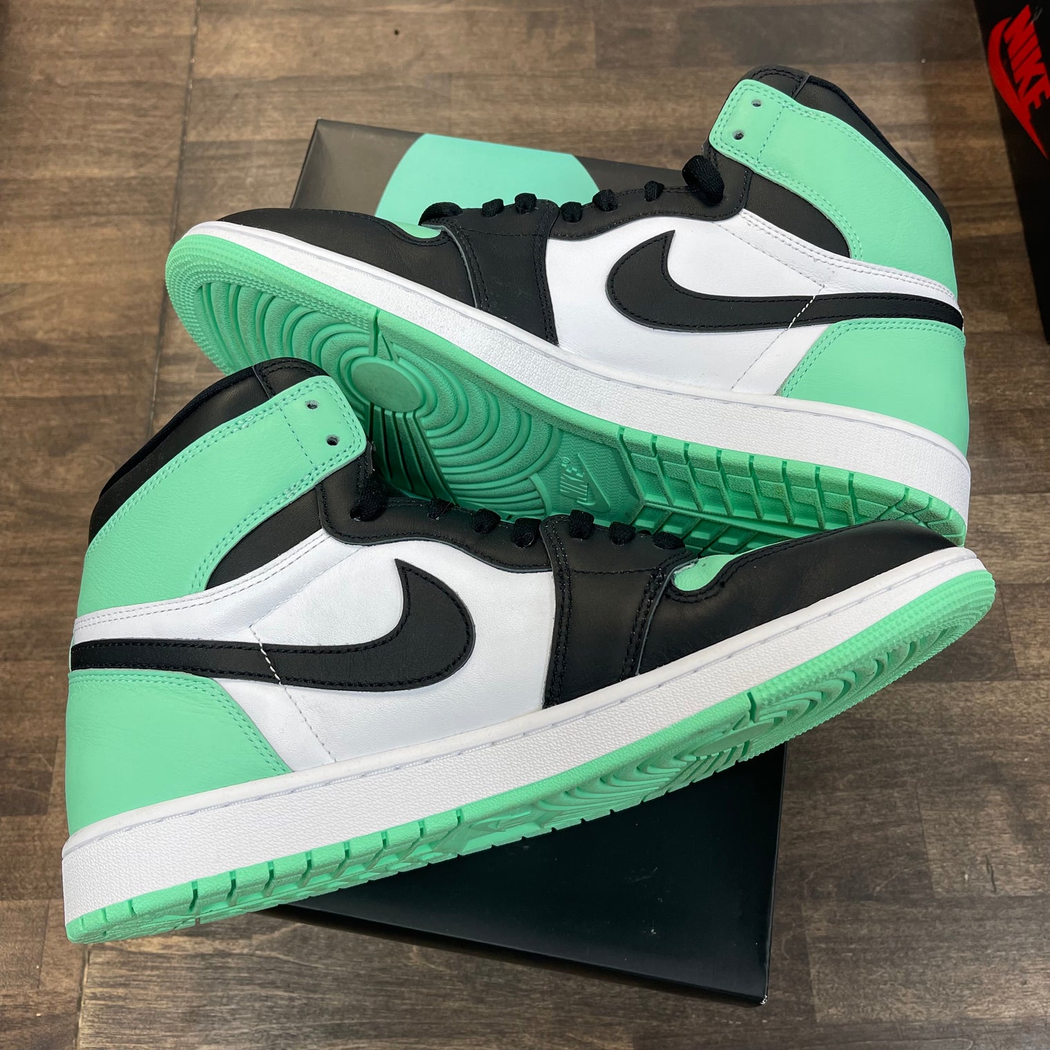 Green Glow Jordan 1 High (USED)