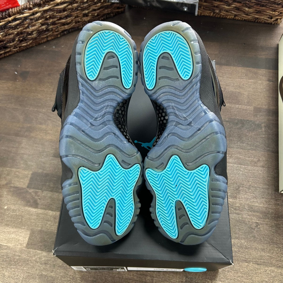Jordan 11 Retro Gamma Blue (2025) Size 8 (Pre-Owned) - Image 5
