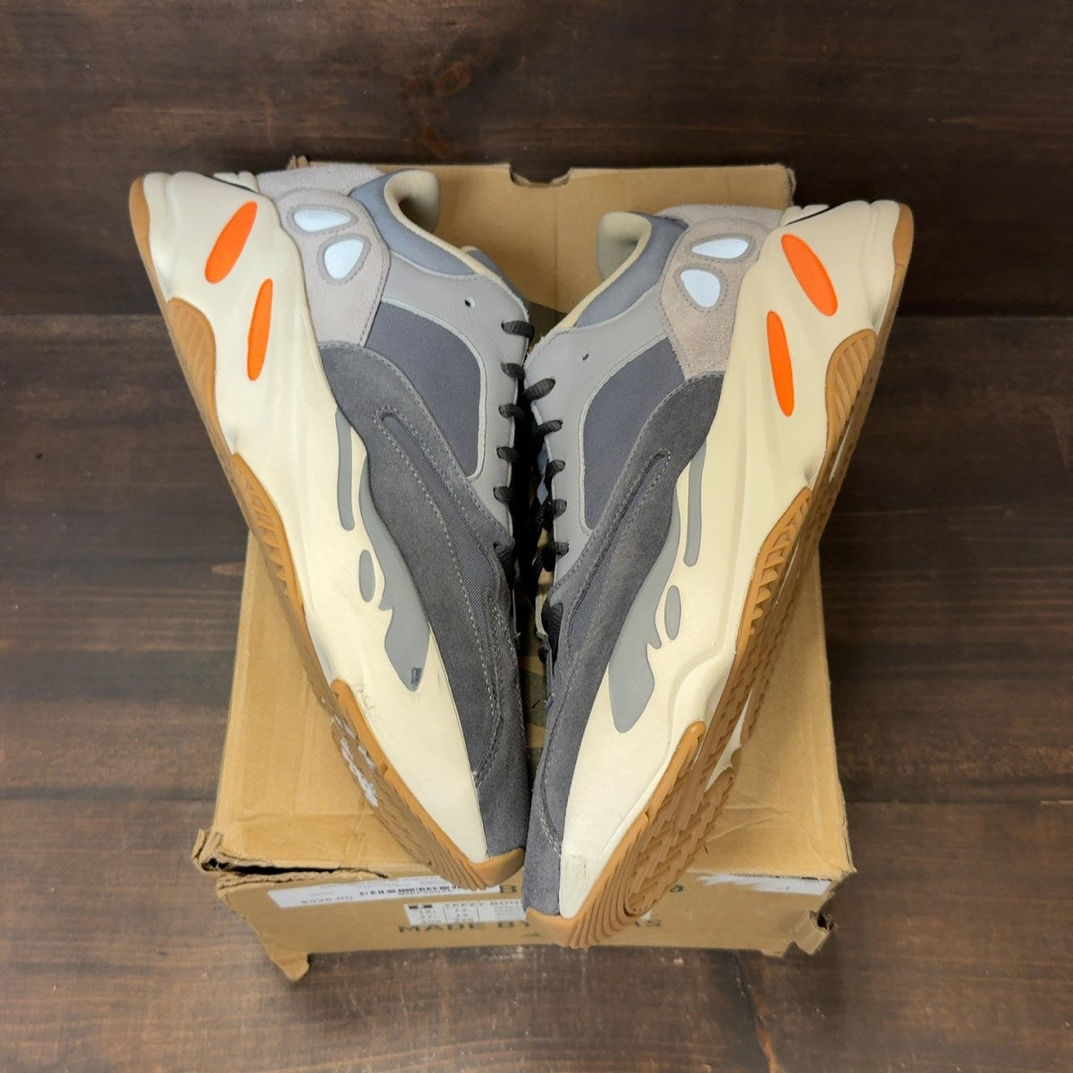 adidas Yeezy Boost 700 Magnet Size 12.5 (Pre-Owned) - Image 2