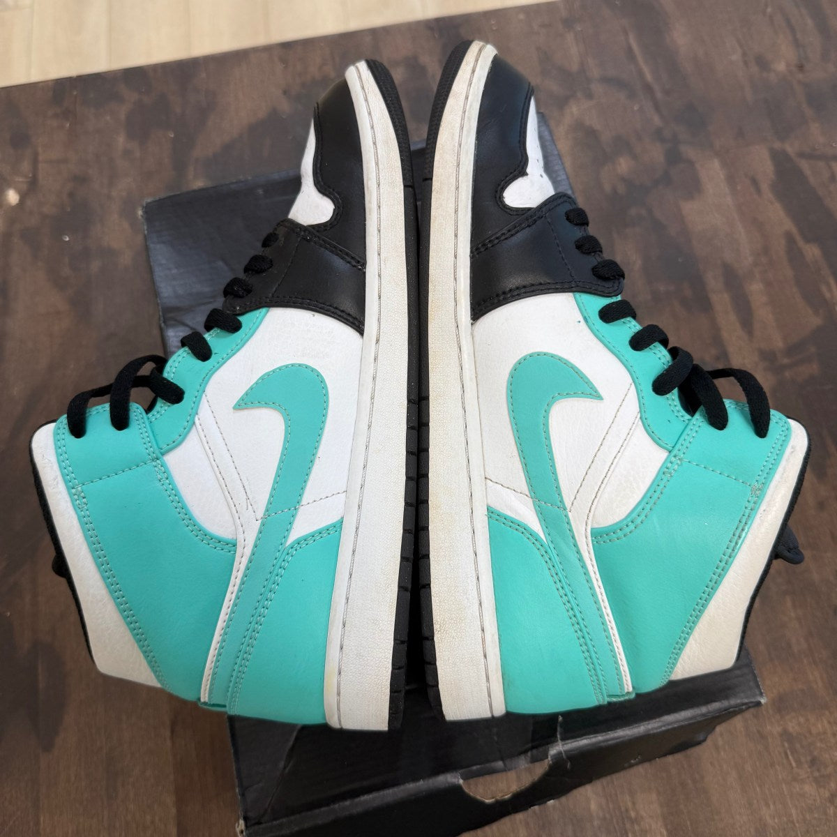 Jordan 1 Mid Tropical Twist Igloo - Image 4