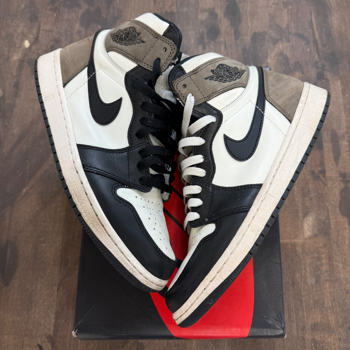 Jordan 1 Retro High Dark Mocha - Image 1
