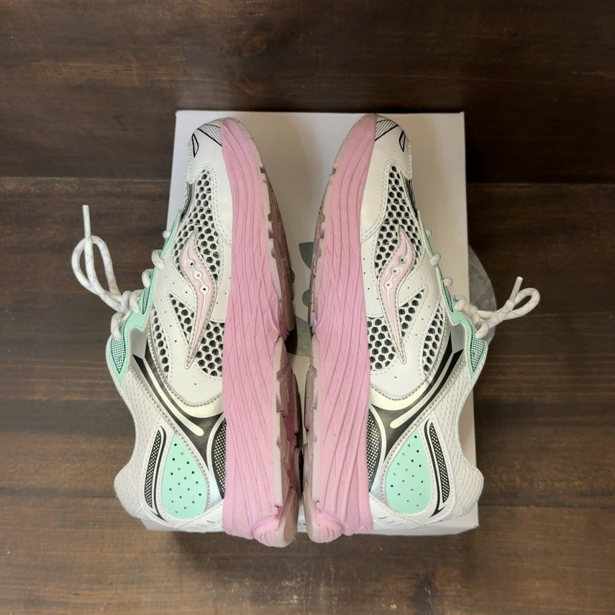 Saucony ProGrid Omni 9 Big Kid 'Green White Lilac' Size 6 (Pre-Owned) - Image 6