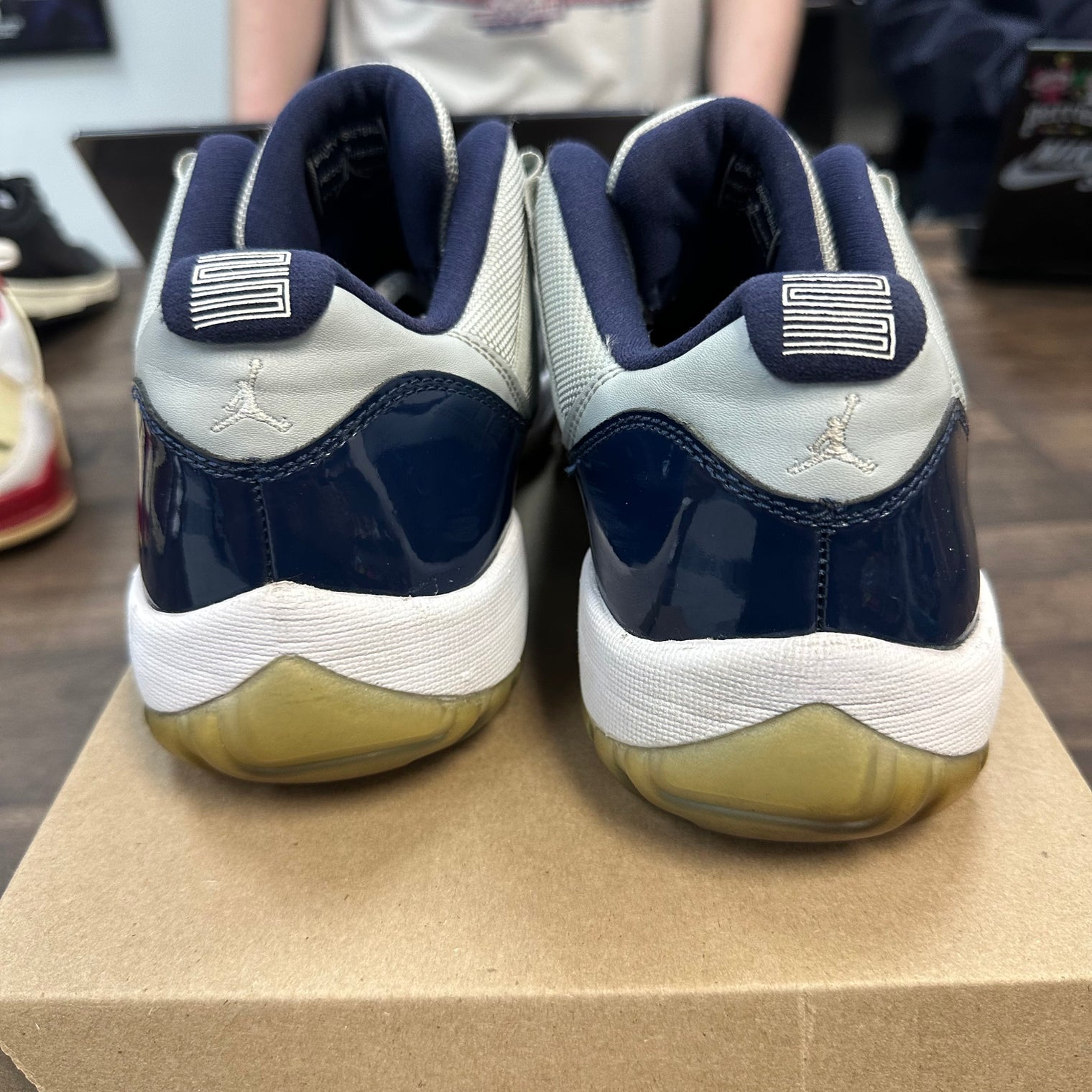 Georgetown Jordan 11 Low (USED,No Box)