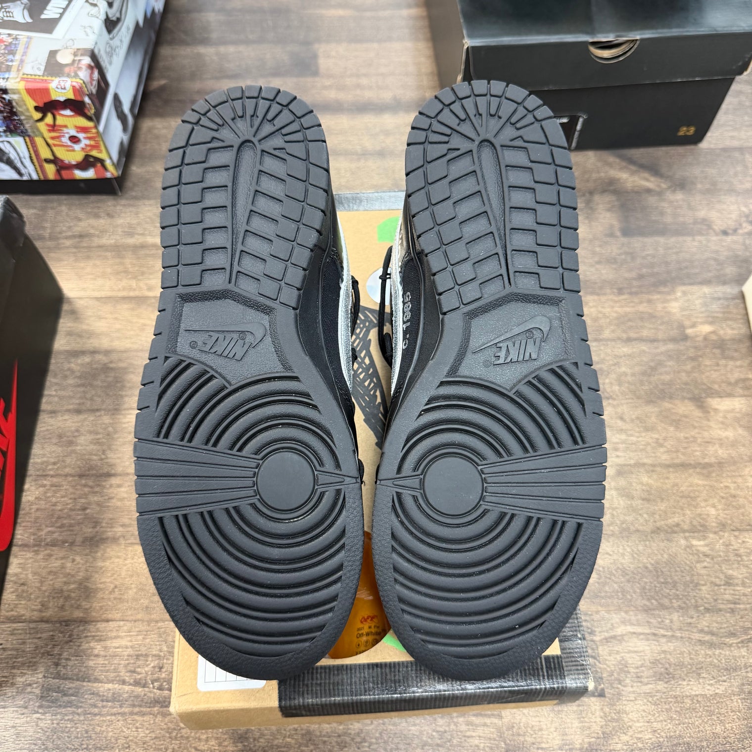 Off-White Lot 50 of 50 Dunk Low (USED)