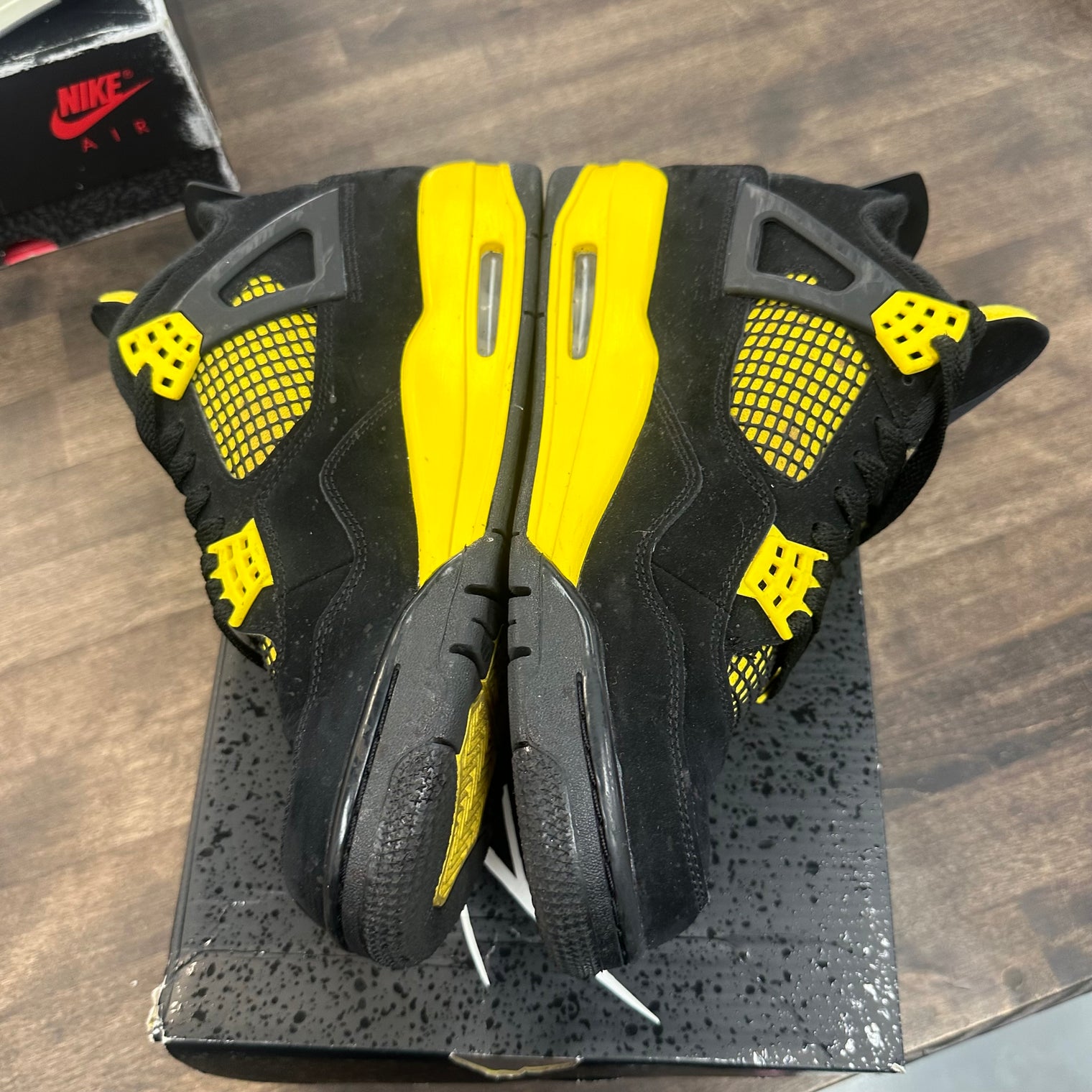 Yellow Thunder Jordan 4 (USED)