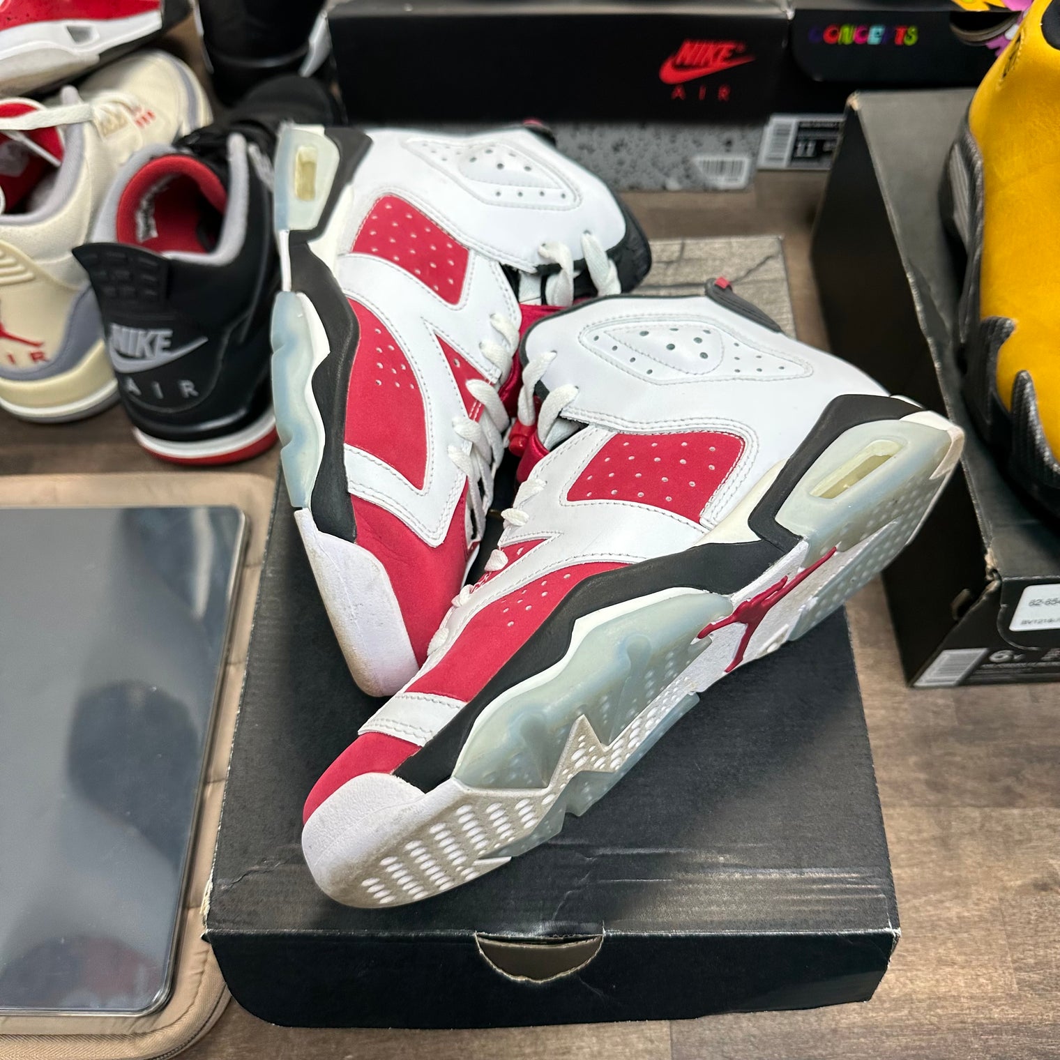 Carmine Jordan 6 Retro (GS) (USED)