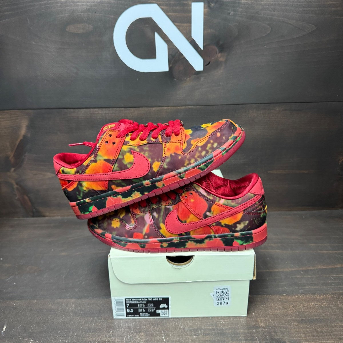 Nike SB Dunk Low The Wizard of Oz Poppy Field - Image 1