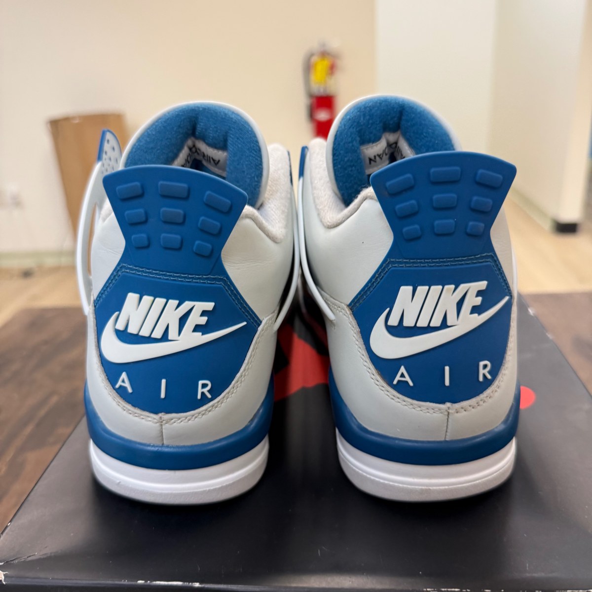 Jordan 4 Retro Military Blue (2024) Size 12 (Pre-Owned) - Image 3