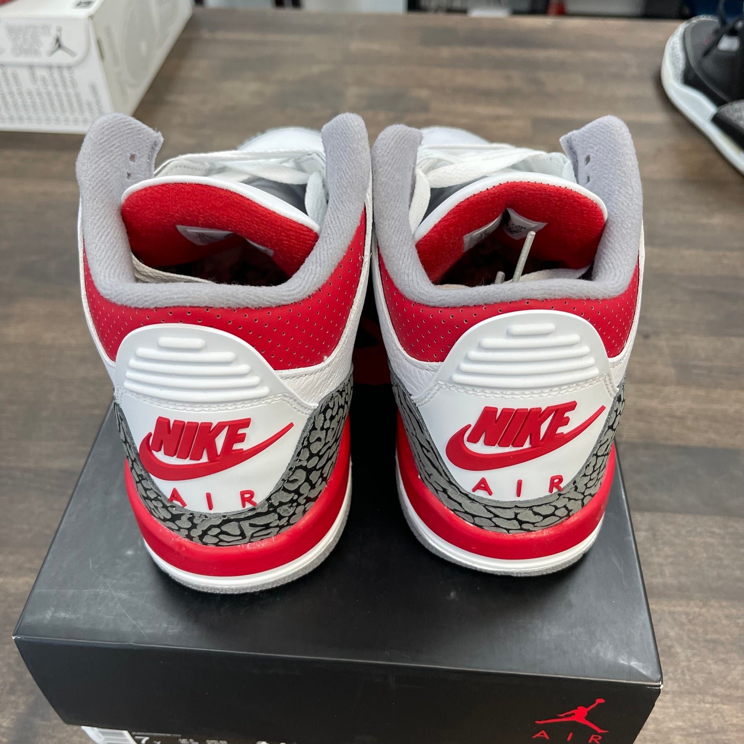 (GS) Fire Red Jordan 3 (USED)