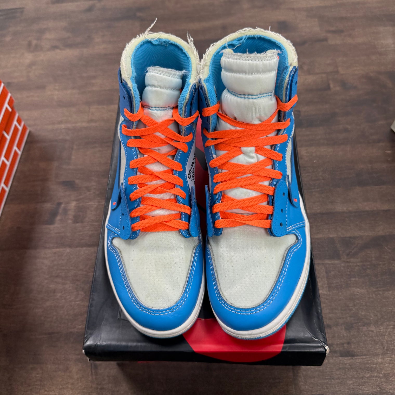 Off-White University Blue Jordan 1 High (USED)