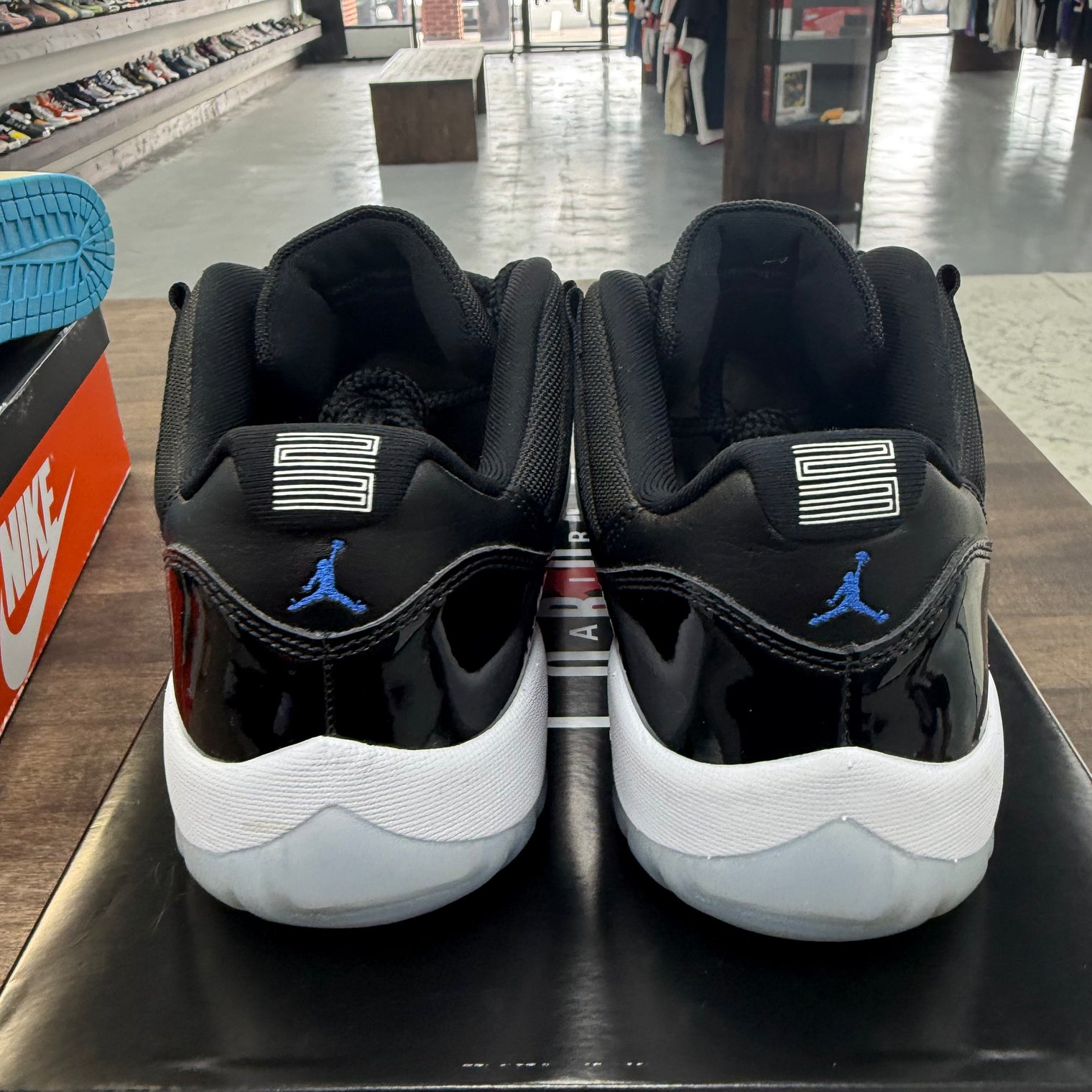 Space Jam Jordan 11 Low (USED)