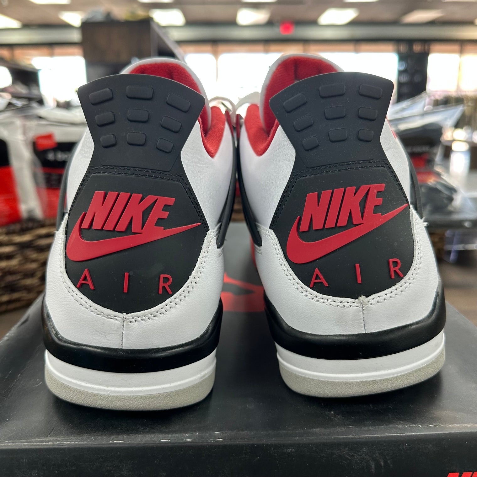 Fire Red Jordan 4 (2020) (USED)
