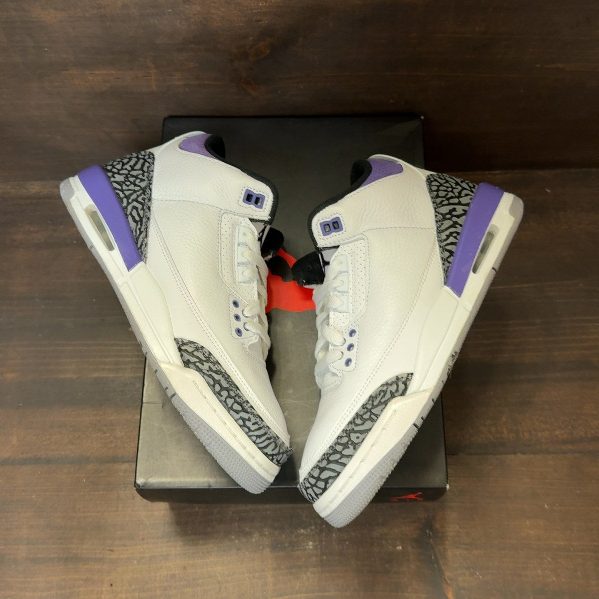 Jordan 3 Retro Dark Iris (GS) Size 7Y (Pre-Owned)