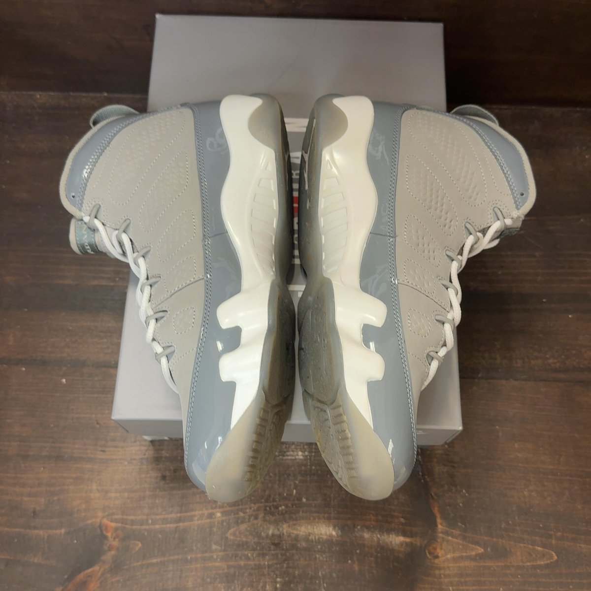 Jordan 9 Retro Cool Grey (2025) Size 8.5 (Pre-Owned) - aux