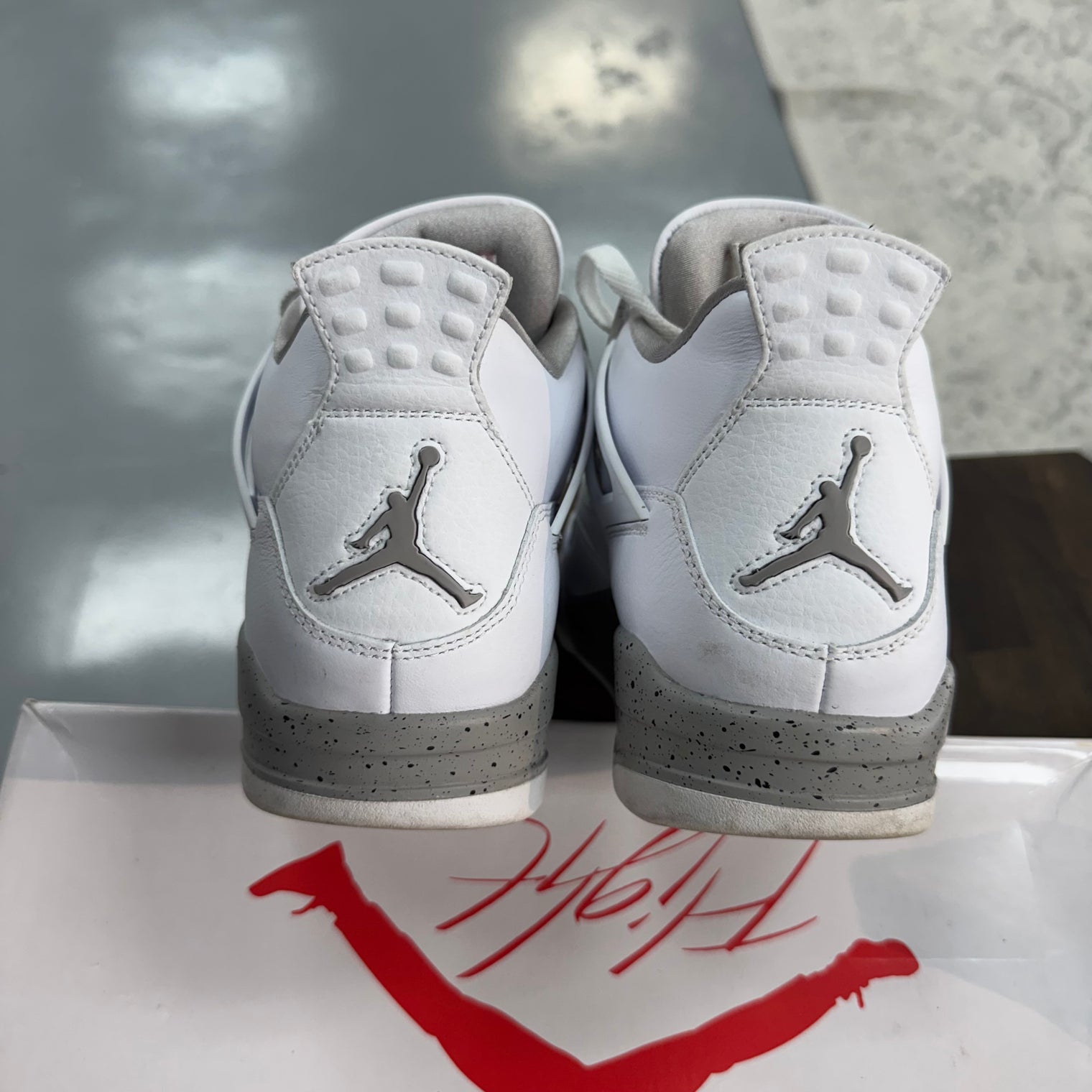 White Oreo Jordan 4 (USED)
