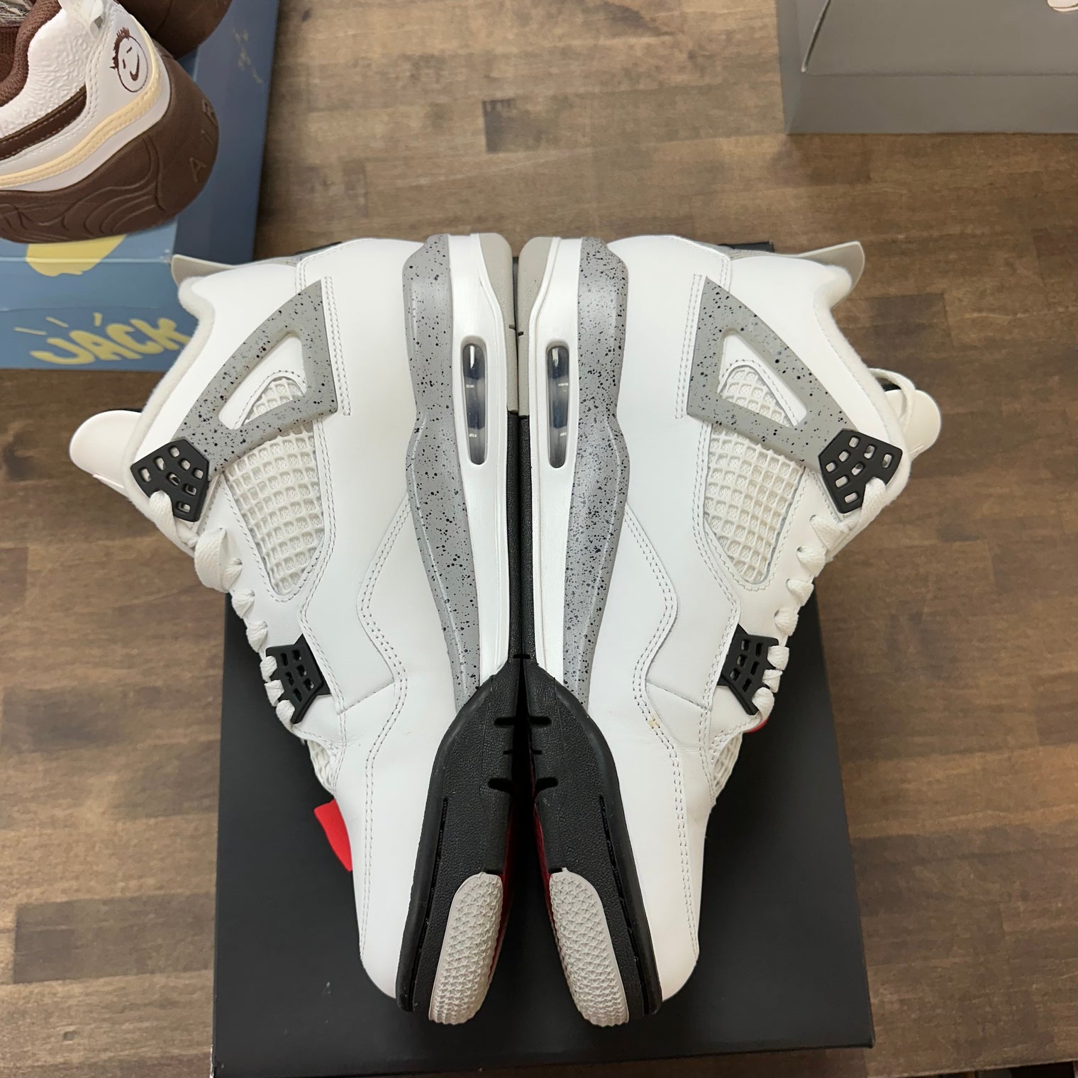 White Cement Jordan 4 (2025) (USED)