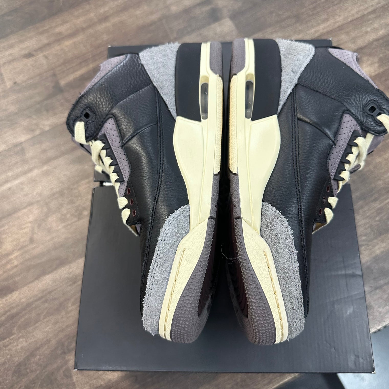 A Ma Maniere Sleeping Jordan 3 (W) (USED)