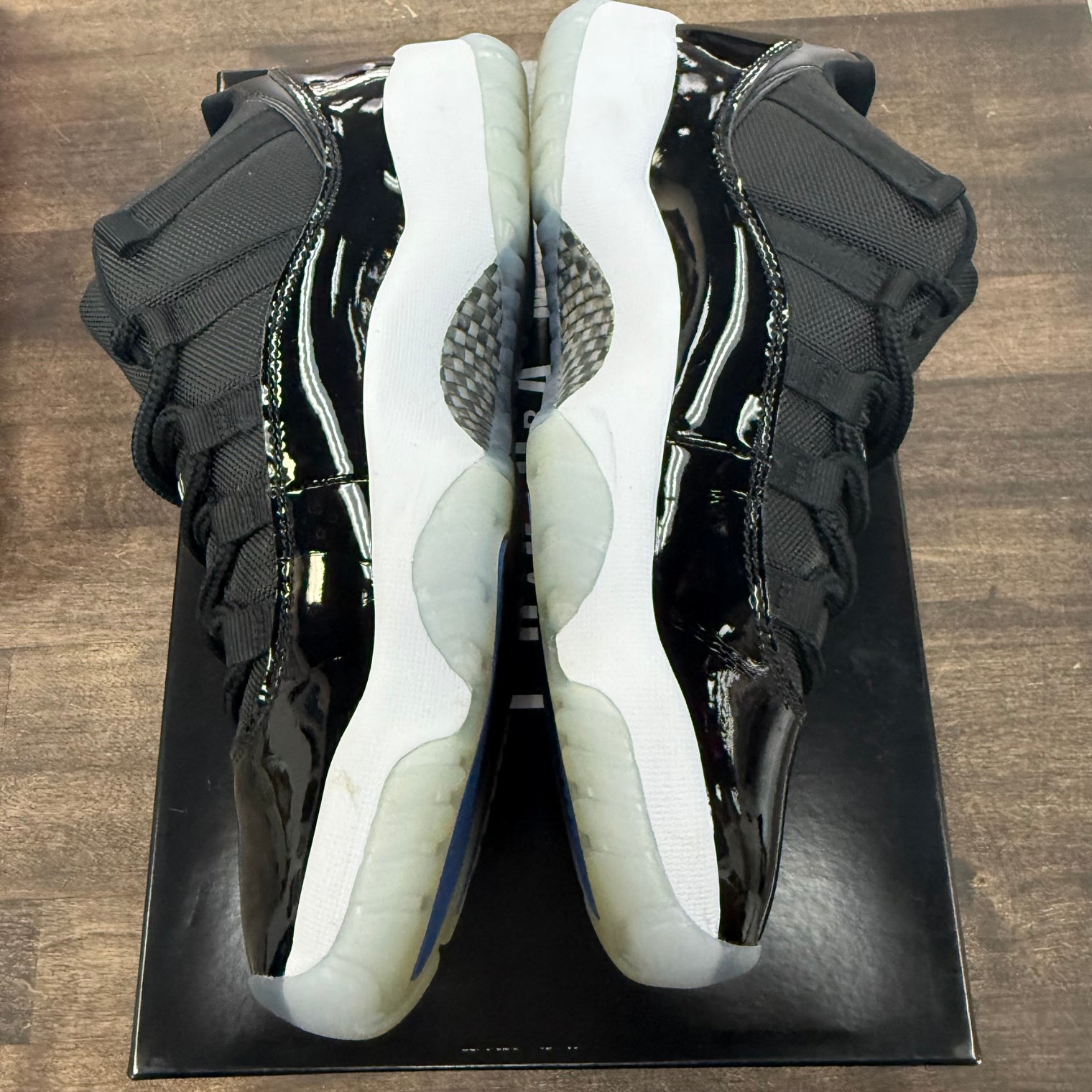 Space Jam Jordan 11 Low (USED)