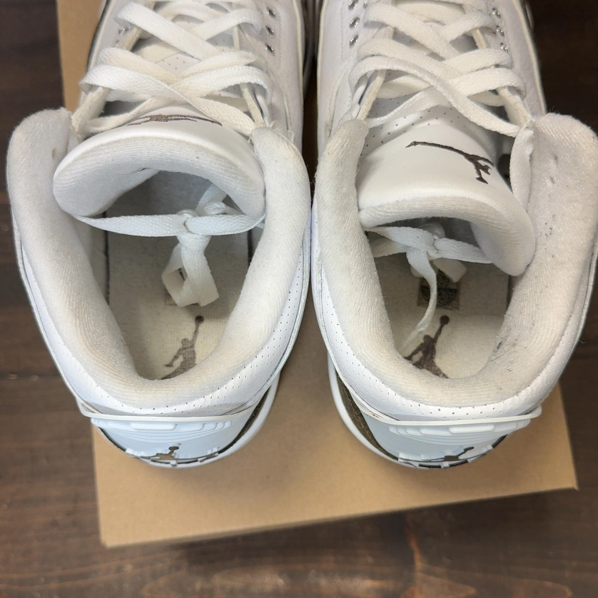 Jordan 3 Retro Mocha (2018) Size 9.5 (Pre-Owned) - Image 5