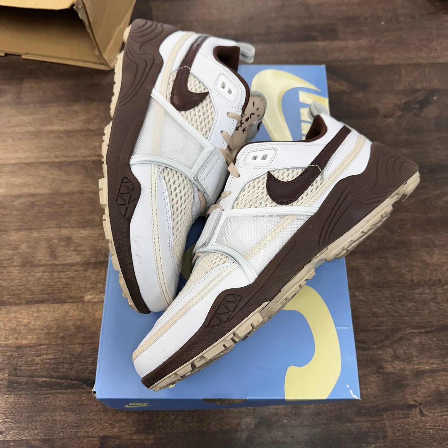 Chocolate Travis Scott Nike Zoom Field Jaxx (USED)