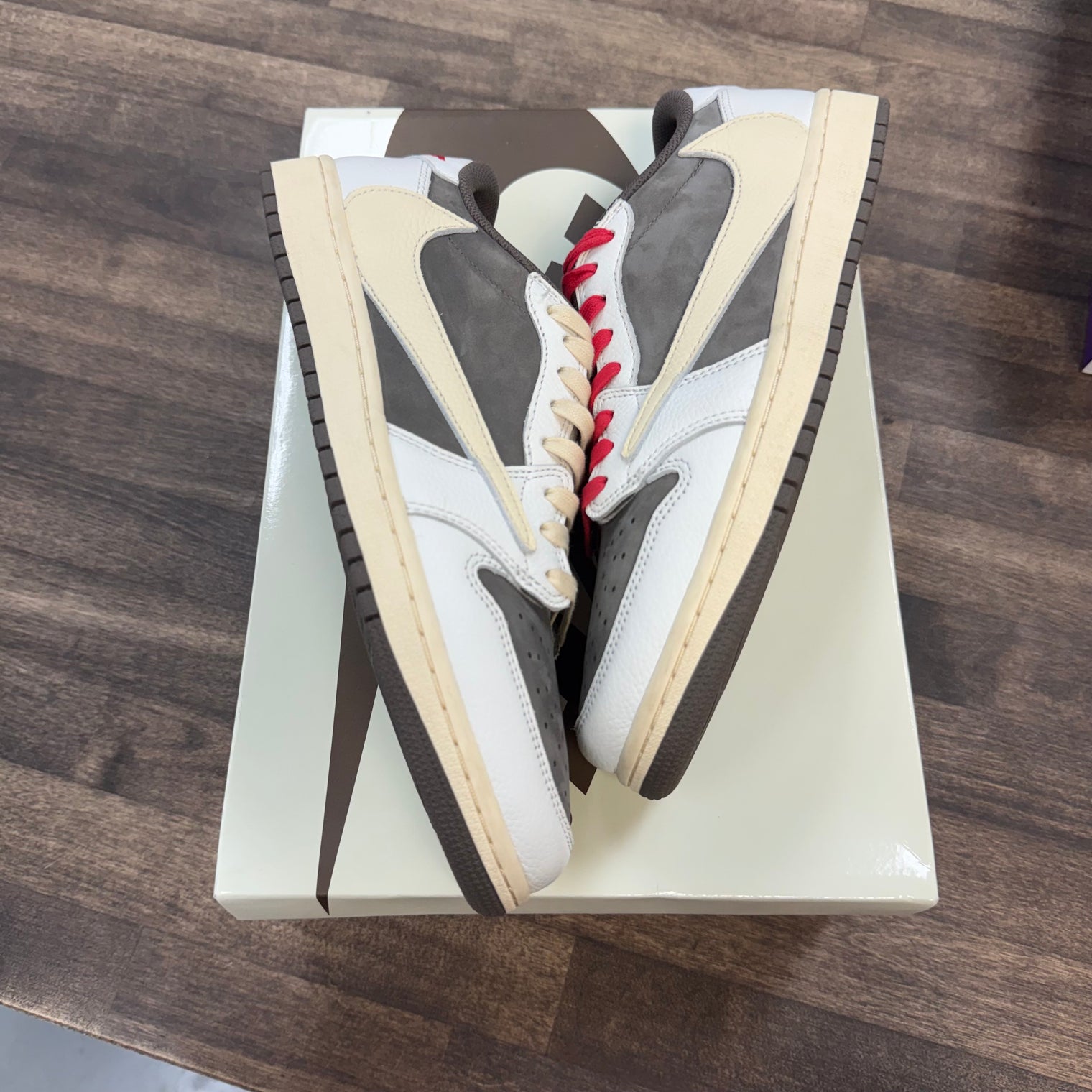 Reverse Mocha Jordan 1 Low OG SP (USED)