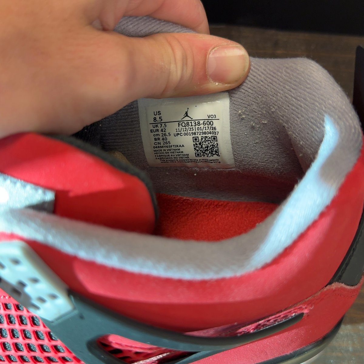 Jordan 4 Retro Toro Bravo (2026) Size 8.5 (Pre-Owned) - aux
