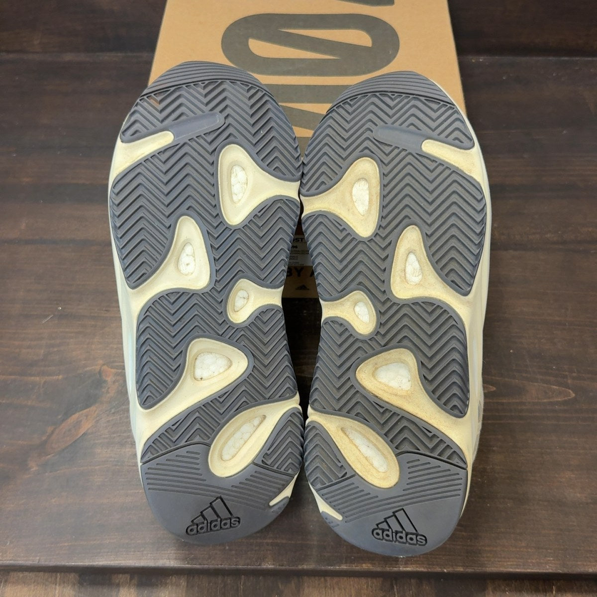 adidas Yeezy Boost 700 Analog - Image 8
