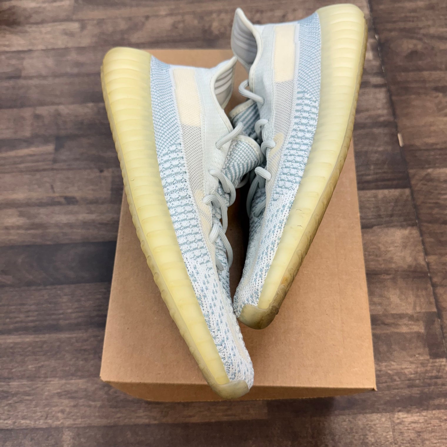Cloud White Yeezy 350 (USED, No Box)