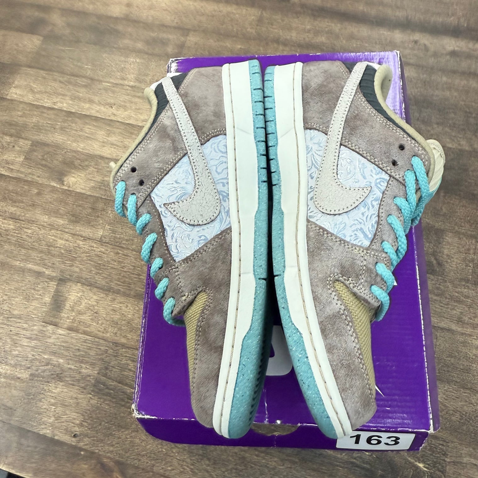 Big Money Saving SB Dunk Low (USED)