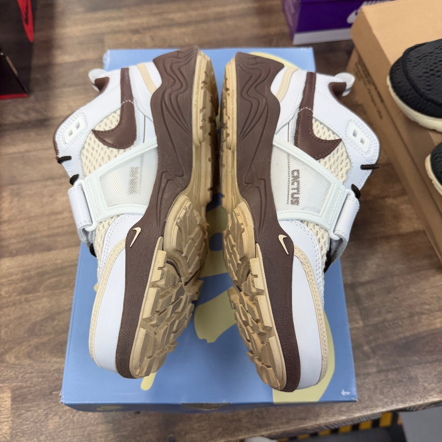 Travis Scott Light Chocolate Nike Zoom Field Jaxx (USED)