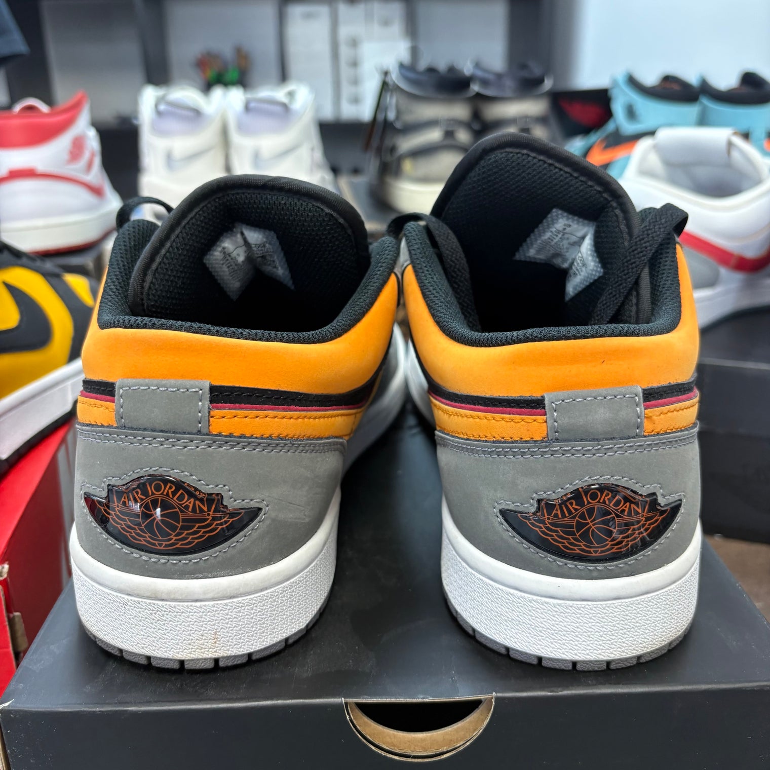 Light Graphite Jordan 1 Low SE (USED)
