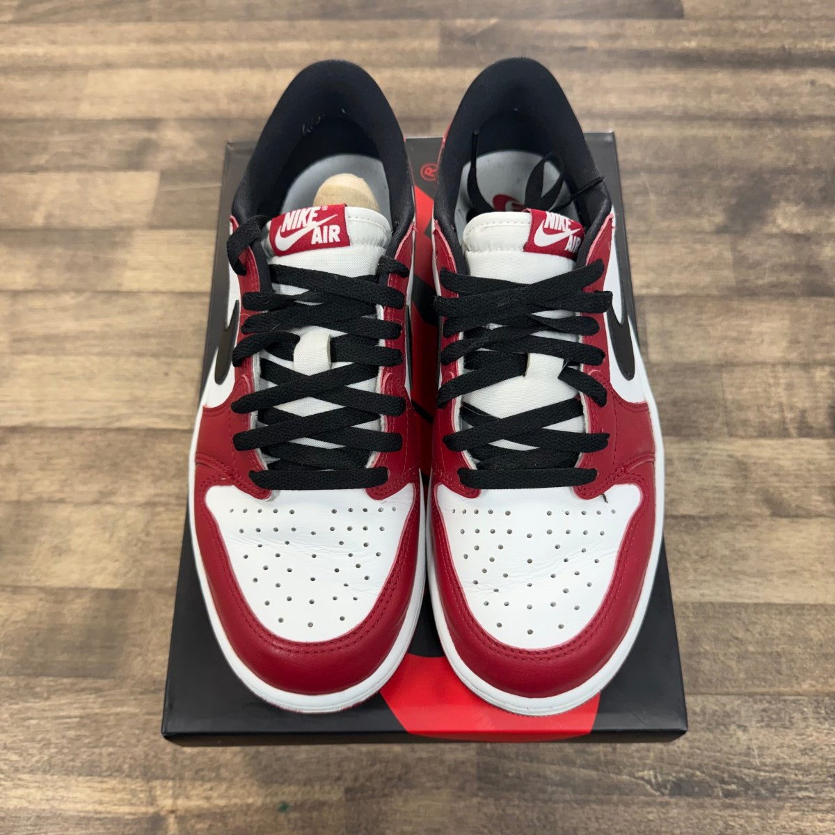 Jordan 1 Retro Low OG Chicago (2025) - Image 2