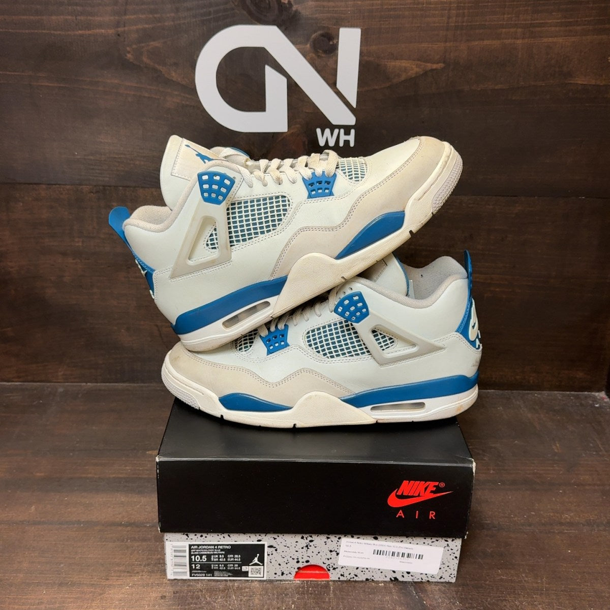 Jordan 4 Retro Military Blue (2024) - Image 1