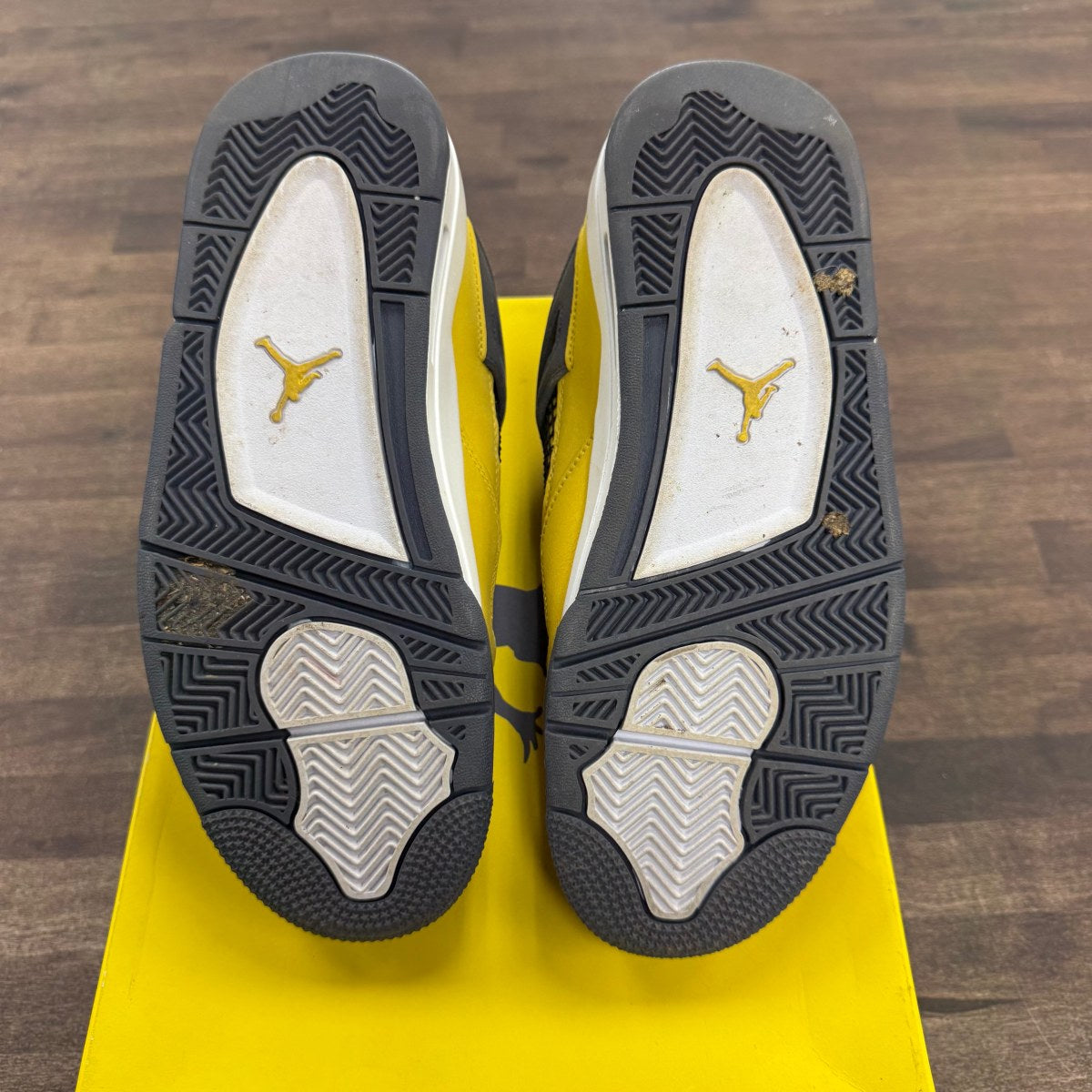 Jordan 4 Retro Lightning (2021) - Image 5