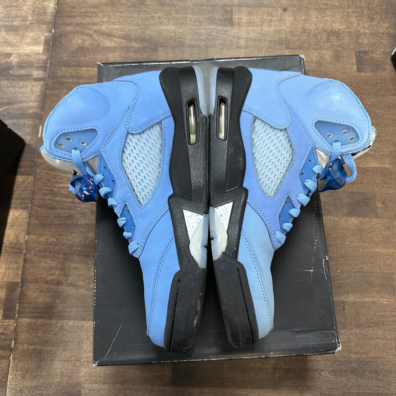University Blue Jordan 5 Retro (USED)