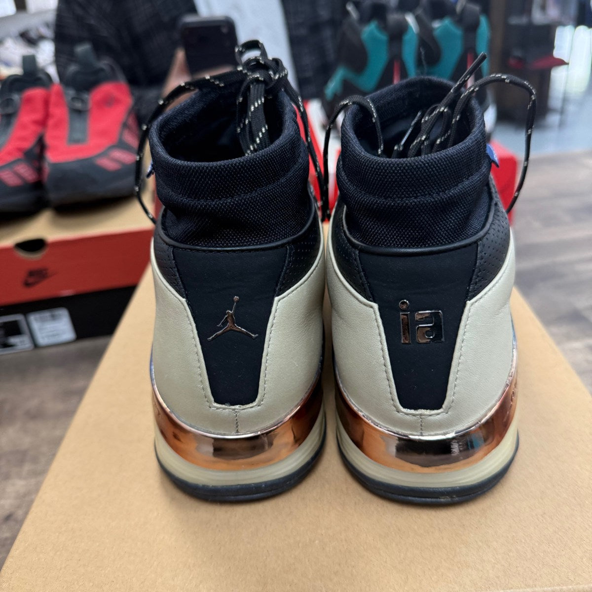Jordan 17 Retro Low SP Infinite Archives - Image 4