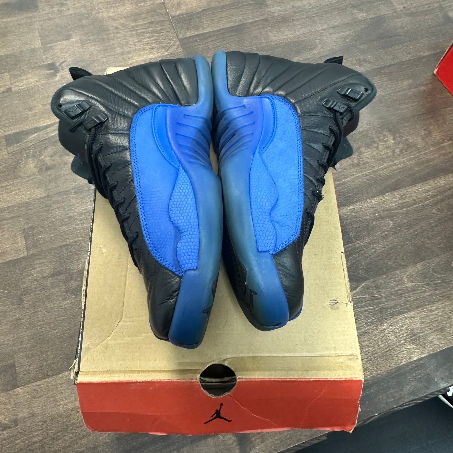 Hyper Royal Jordan 12 (USED)