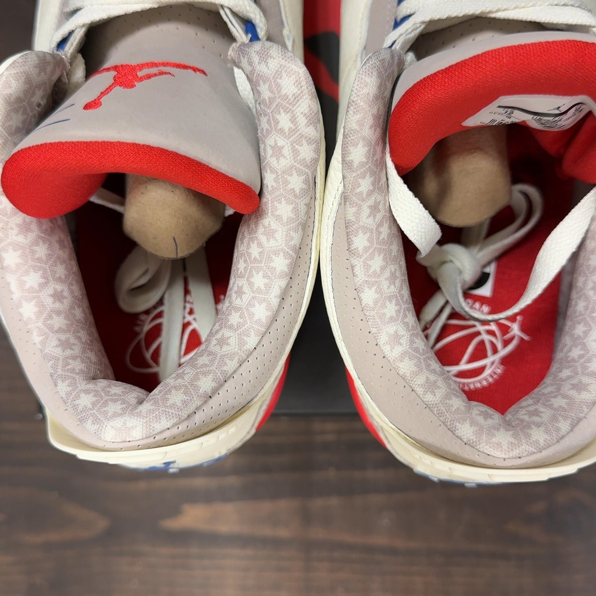 Jordan 3 Retro International Flight Size 12 (Pre-Owned) - aux