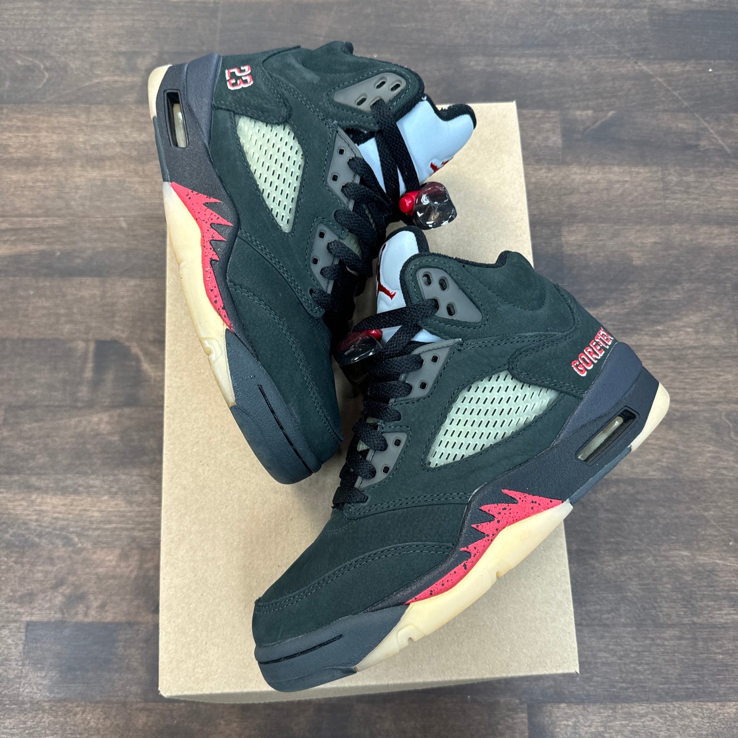 Gore-Tex Off Noir Jordan 5 (W) (USED, No Box)
