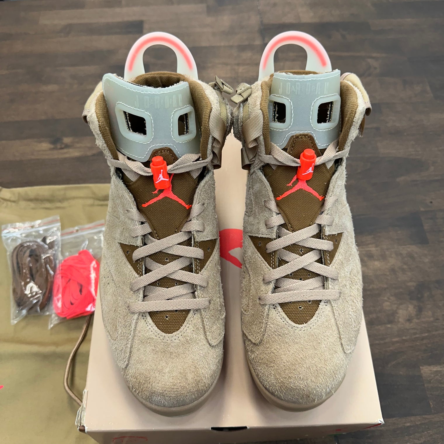 Khaki Travis Scott Jordan 6 (USED)