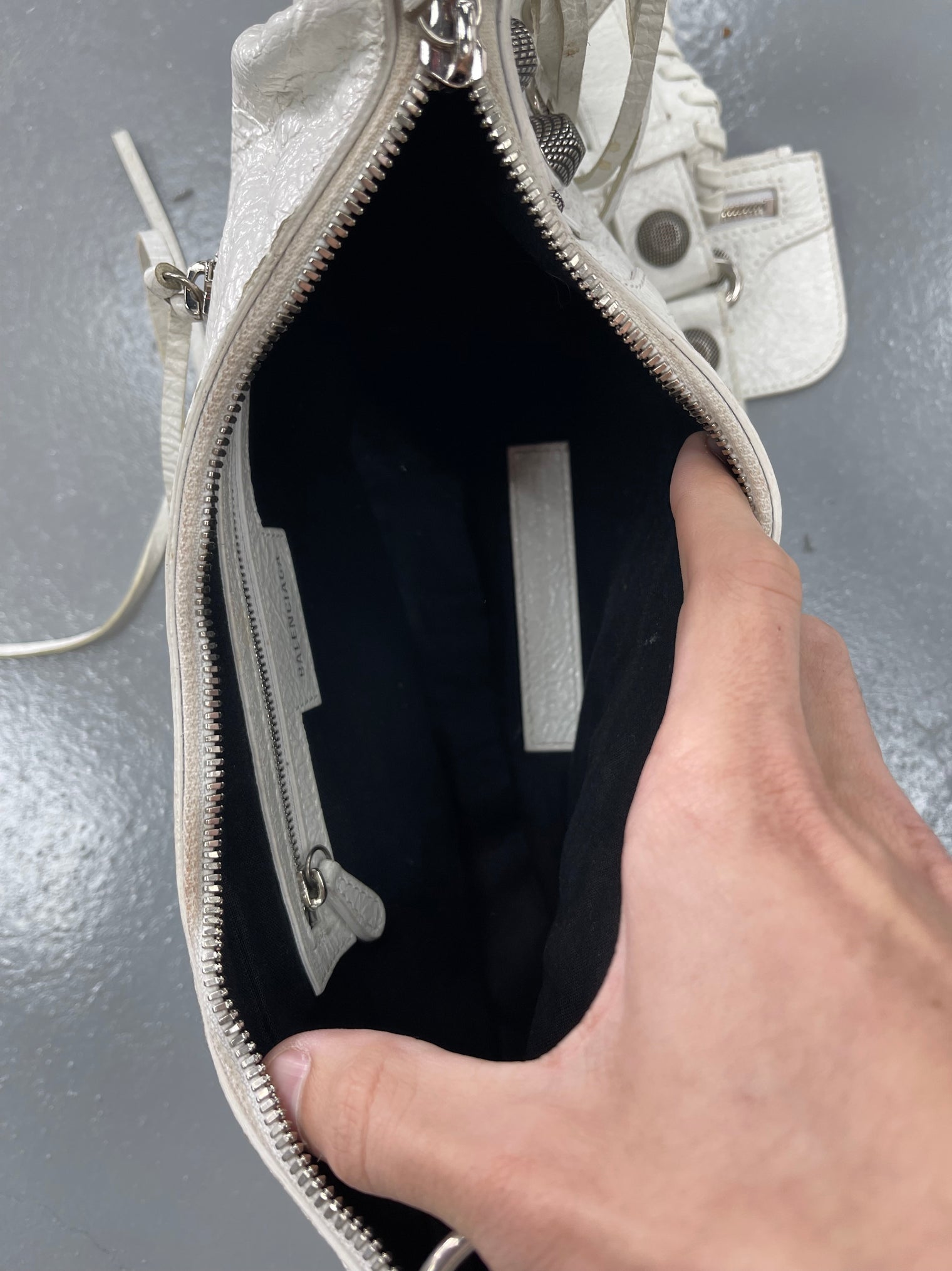 Balenciaga Le Cagole Bag White (USED)