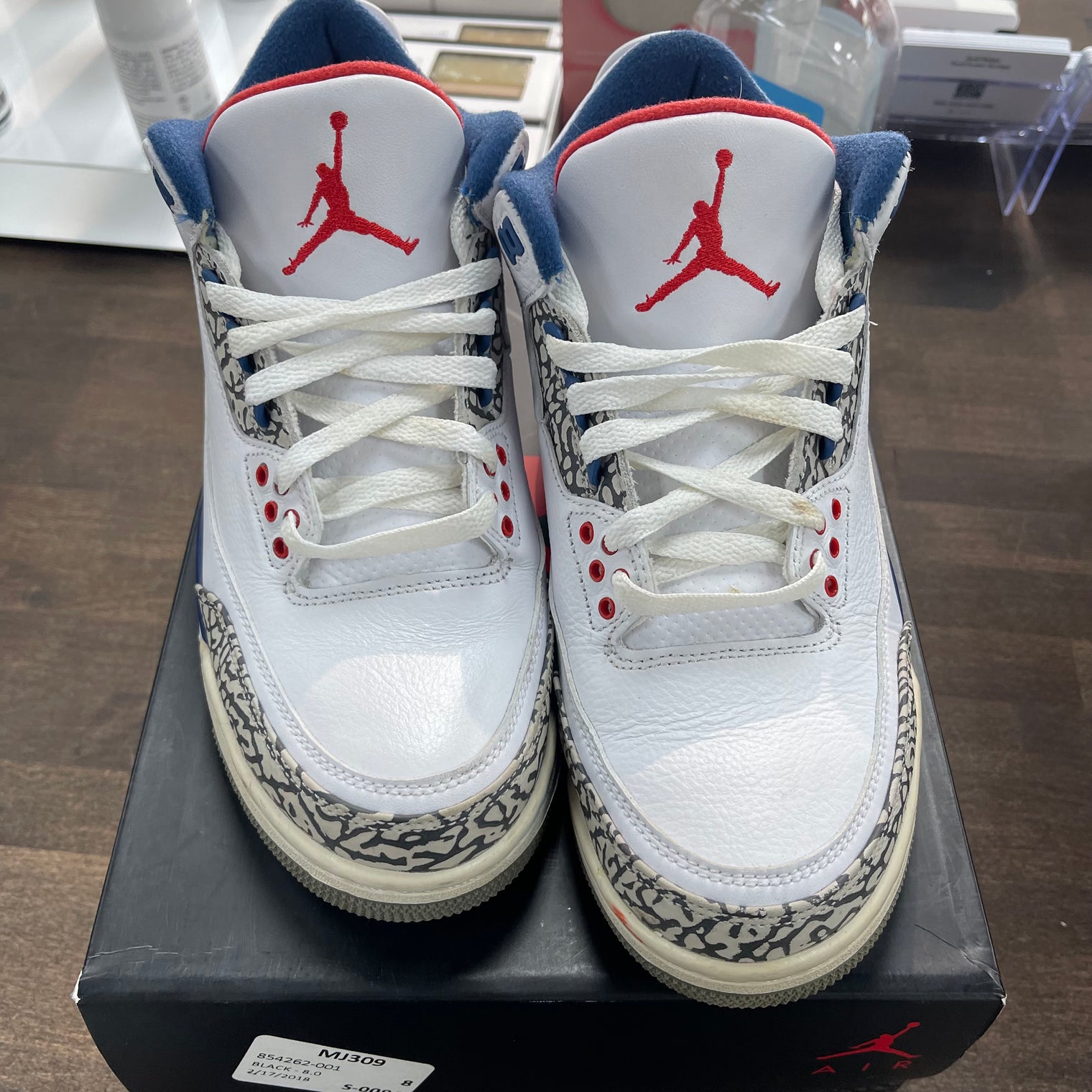 True Blue Jordan 3 Retro (USED, Replacement Box, No insoles)