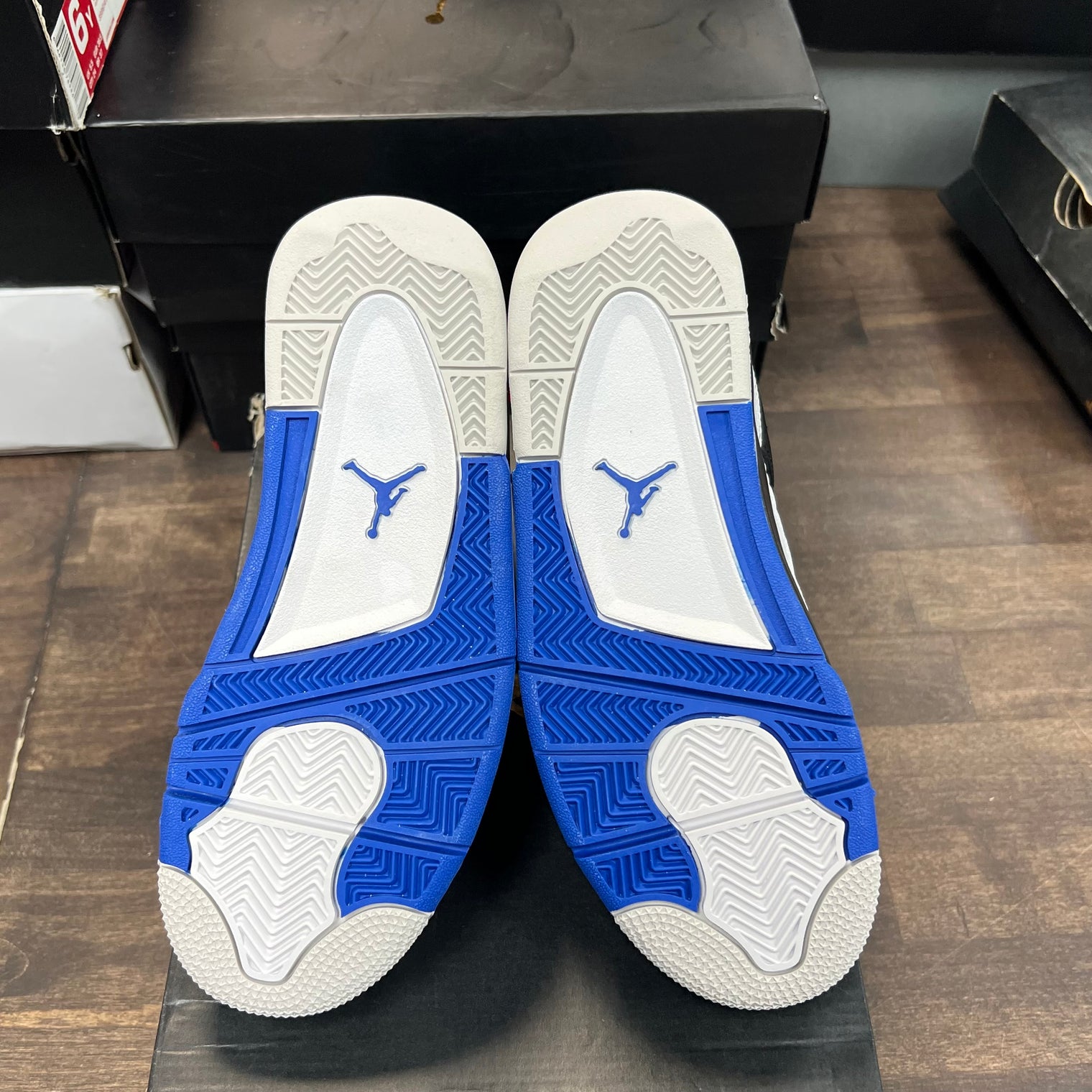 (GS) Motorsport Jordan 4 (2017)