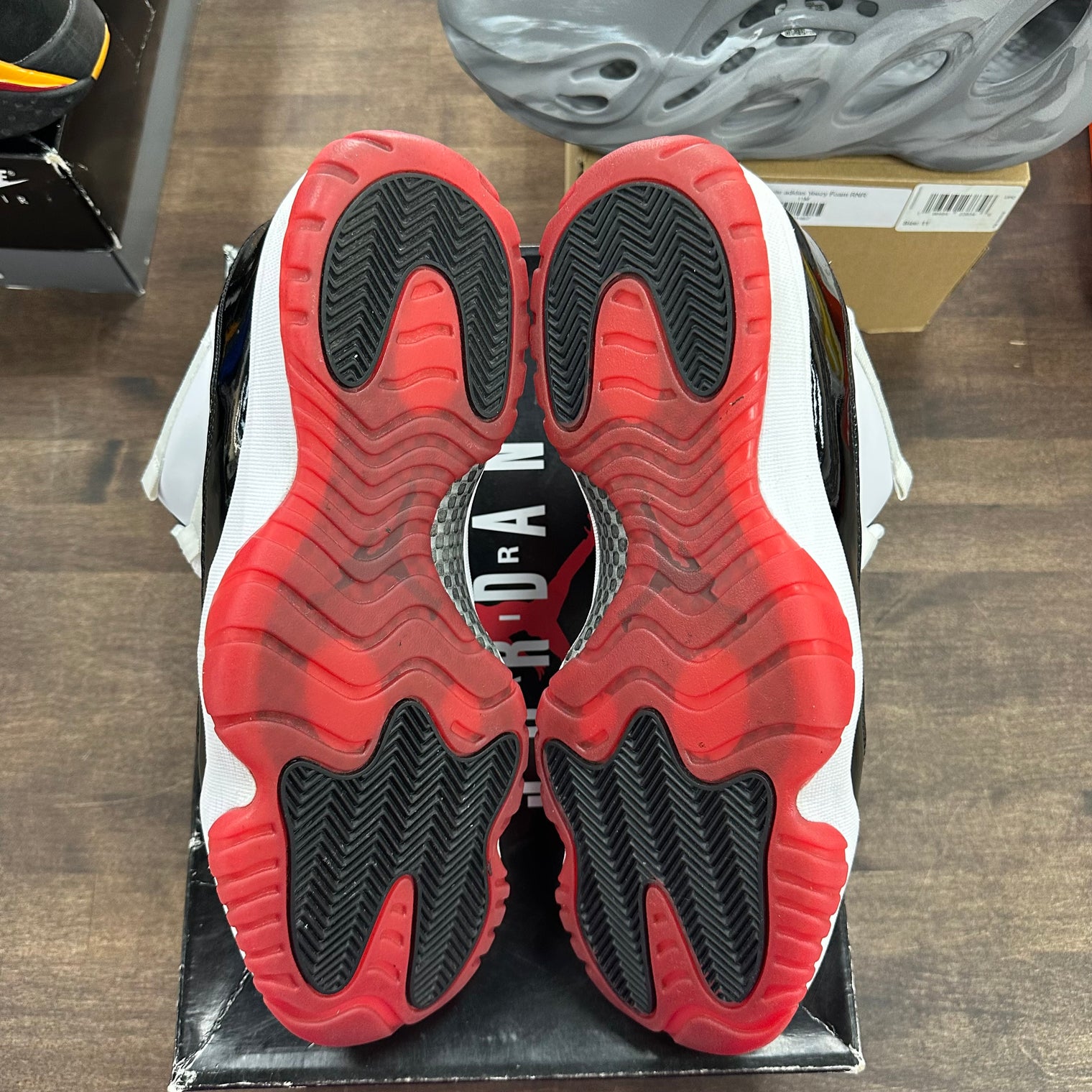 Concord Bred Jordan 11 Retro Low (USED)