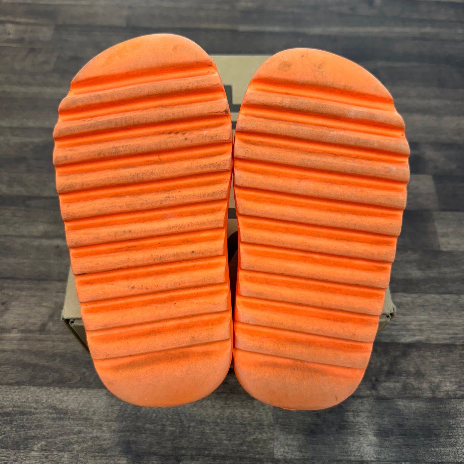 Enflame Yeezy Slide (USED)