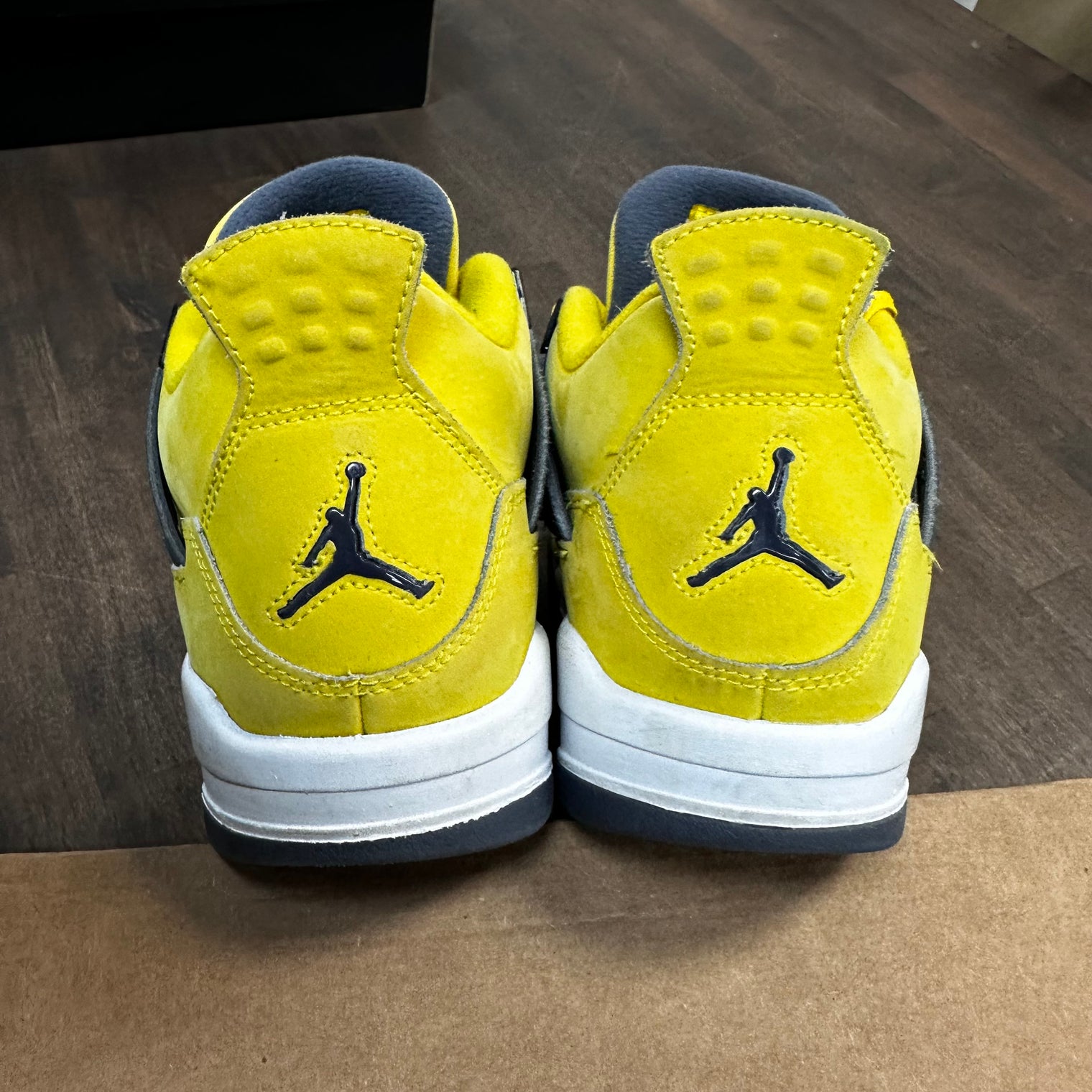 Lightning Jordan 4 (USED,No Box)